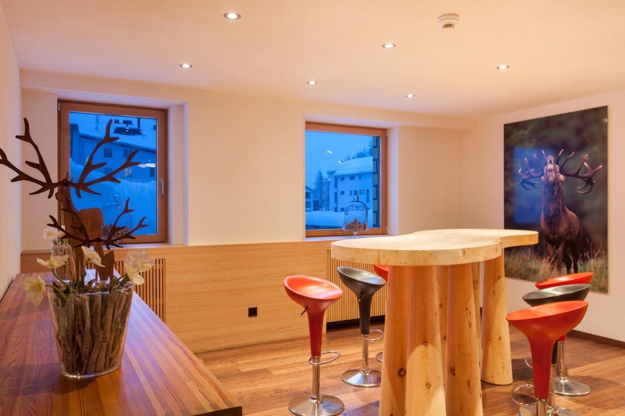 Boutique Hotel Cervus Sankt Moritz Esterno foto