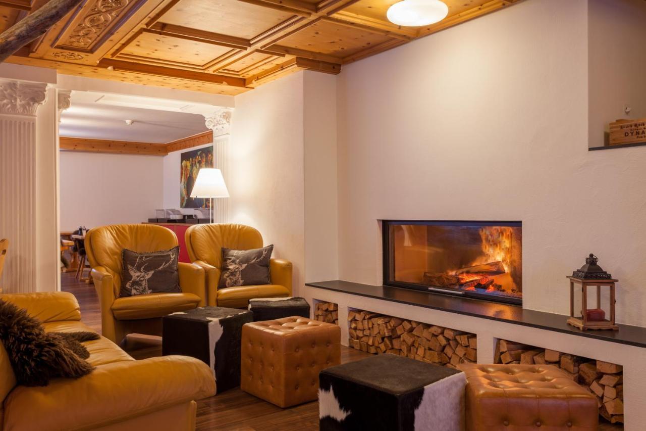 Boutique Hotel Cervus Sankt Moritz Esterno foto